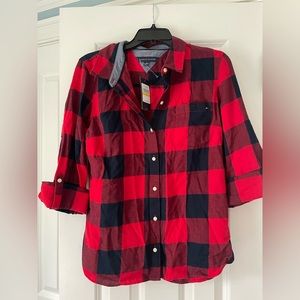 Tommy Hilfiger Medium Plaid top. New with tags 🏷 100 percent cotton